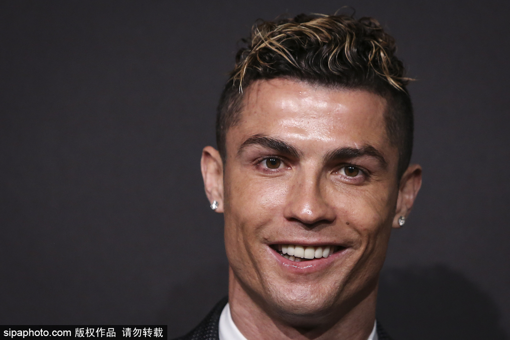 土媒：卢克曼接受加拉塔萨雷900万欧年薪，在等俱乐部谈妥