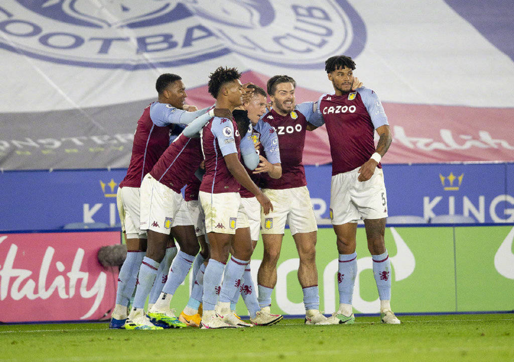 哈兰德晒与母亲、哥哥合照：老大、我和我哥