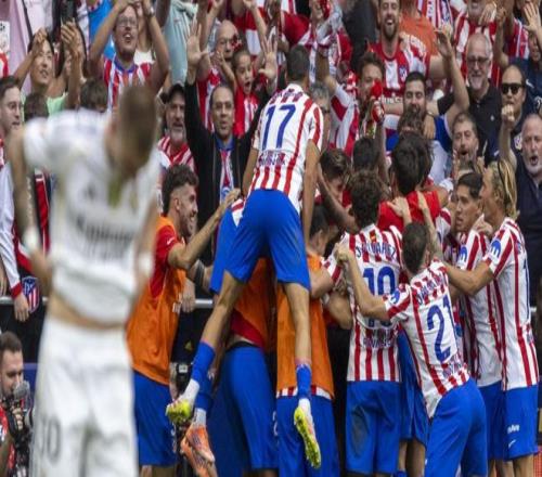 埃基蒂克助攻涉手球争议，主裁观看VAR核查