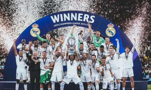 为何亲斯内德？穆帅：斯内德给了我三冠王，那是最棒的一年