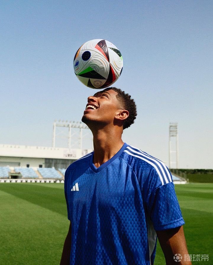 德比即将打响！枪手热刺发布对阵海报：萨卡、西蒙斯等人出镜